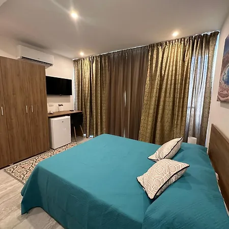 La Bella Couette-café San Ġiljan