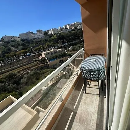 La Bella Couette-café San Ġiljan