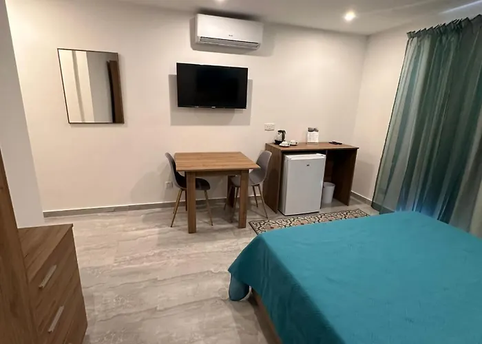 Panzió La Bella San Ġiljan