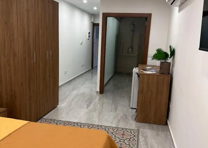 Panzió La Bella San Ġiljan